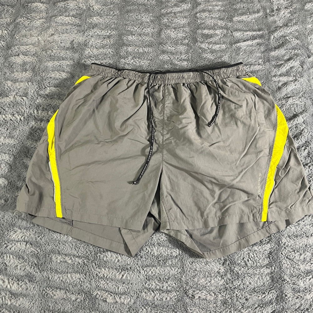 Brooks Equilibrium Technology Mens Large Gray Neon Yellow Running Shorts AN994